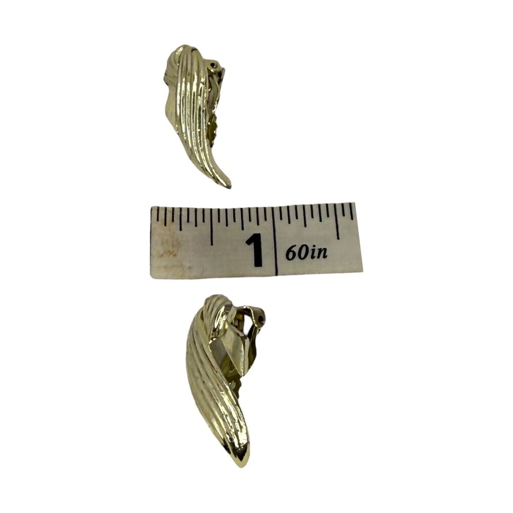 VTG Gold-Tone Textured Twisted Ribbed Clip-On Earrings Women's Elegant Jewelry - Picture 5 of 6